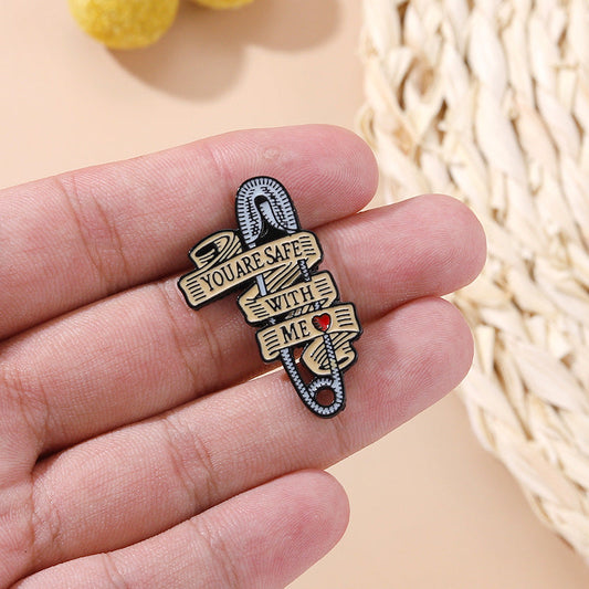 Retro Alphabet Clip Couple Badge