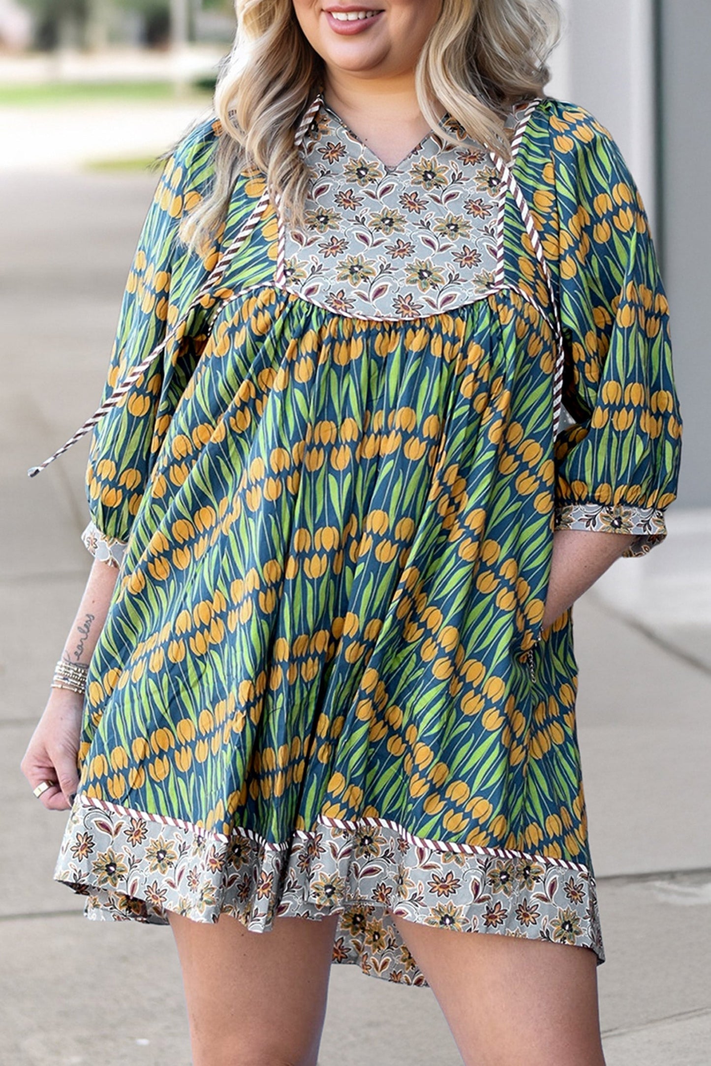 Plus Size Floral Stripe Trim 3/4 Sleeve Mini Dress