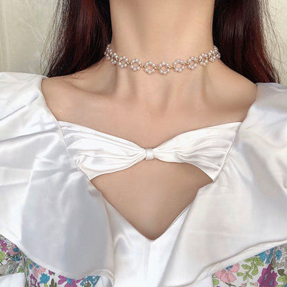 Fashionable Pearl Necklace