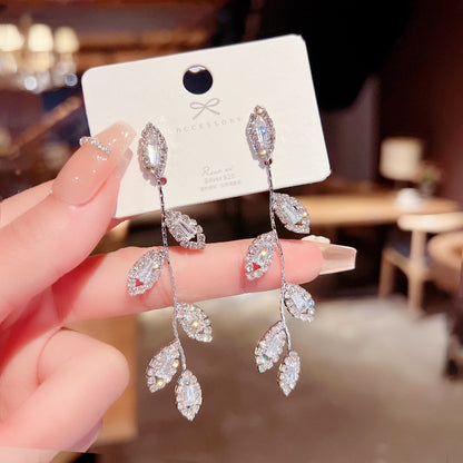 Light Luxury Pearl Earrings