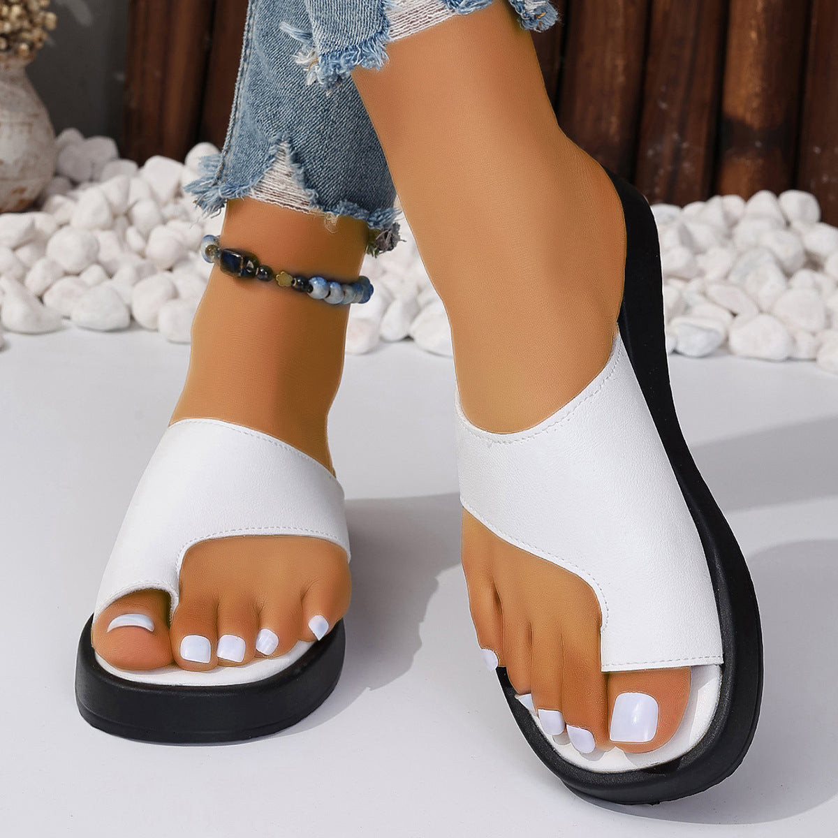 Women's Thick-soled Clip Toe Flat Slippers