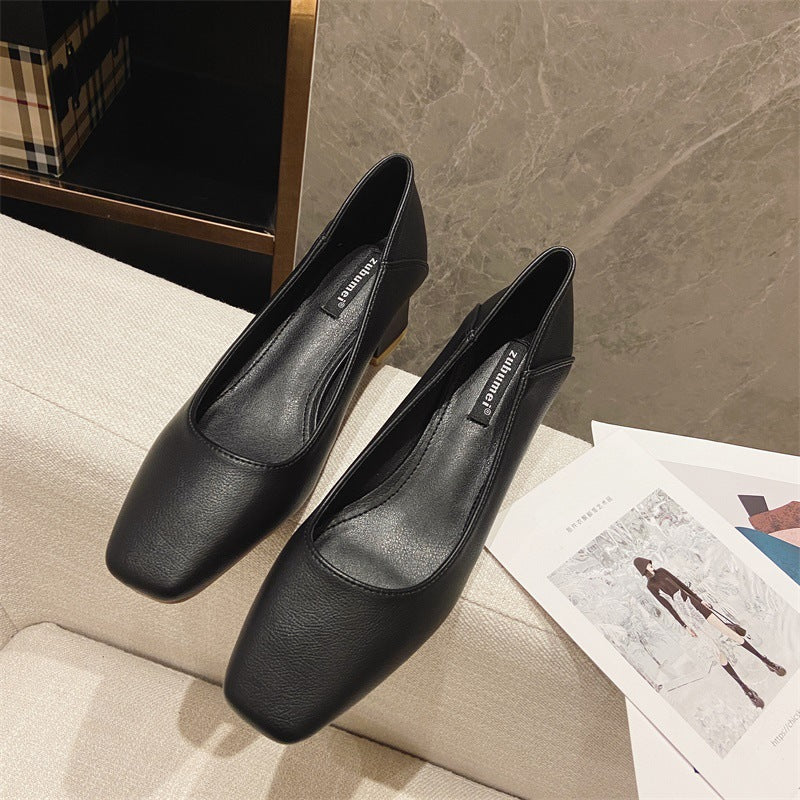 Chunky Heel Shallow Mouth Commuter Pumps