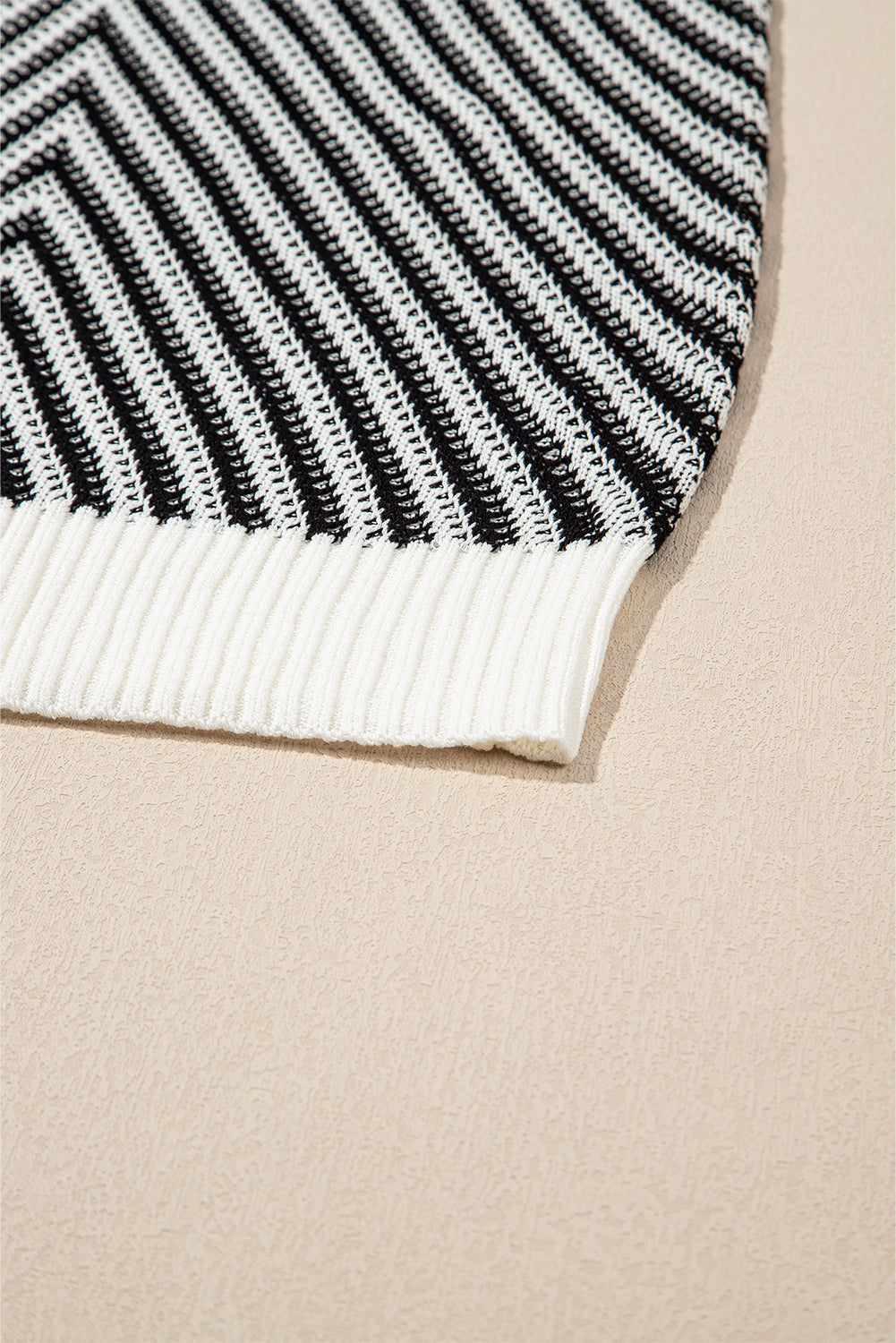 Contrast Chevron Knit V-Neck Sweater Vest
