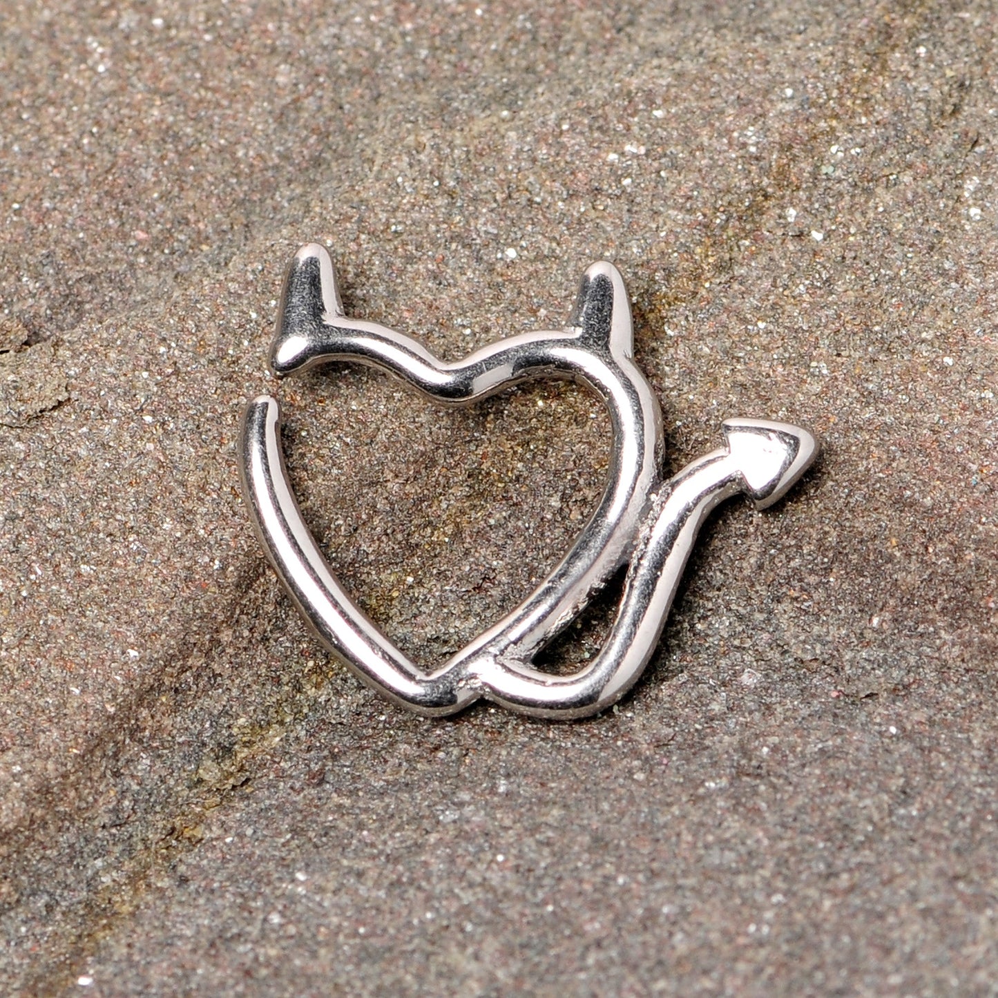 16G 1/4 Little Devil Halloween Heart Closure Ring
