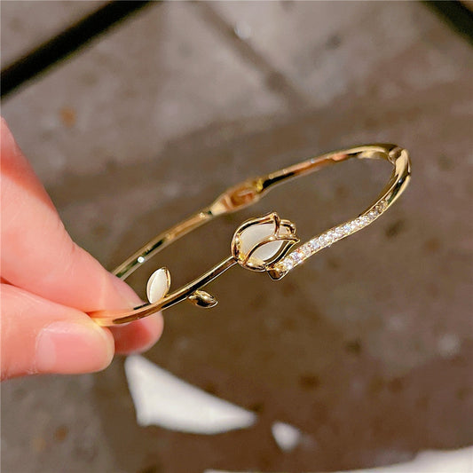 Glossy Rose Small Rose Bracelet