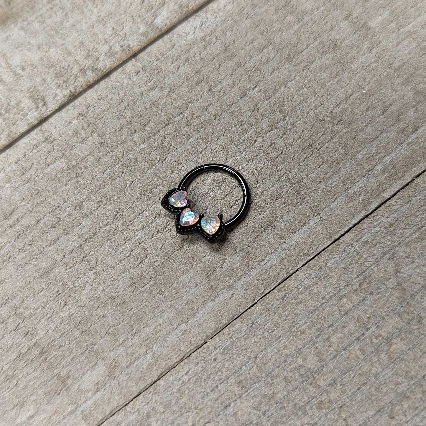16G 3/8 Aurora Gem Black Rococo Trio Heart Hinged Segment Ring