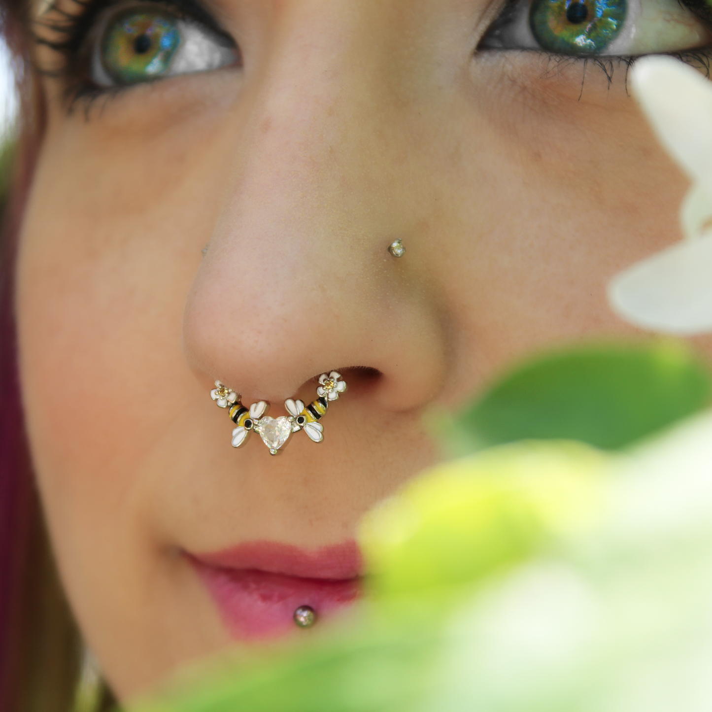 16G 3/8 Clear CZ Gem Bee Heart Flower Love Hinged Segment Ring