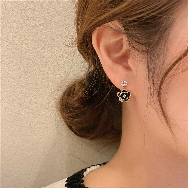Dongdaemun Heart-shaped Stud Earrings
