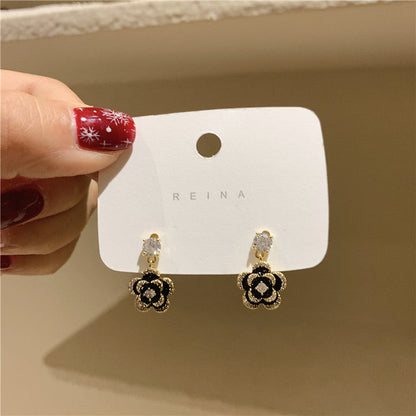 Dongdaemun Heart-shaped Stud Earrings