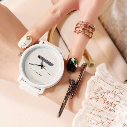 Creative Men's And Women's Retro Casual Black And White