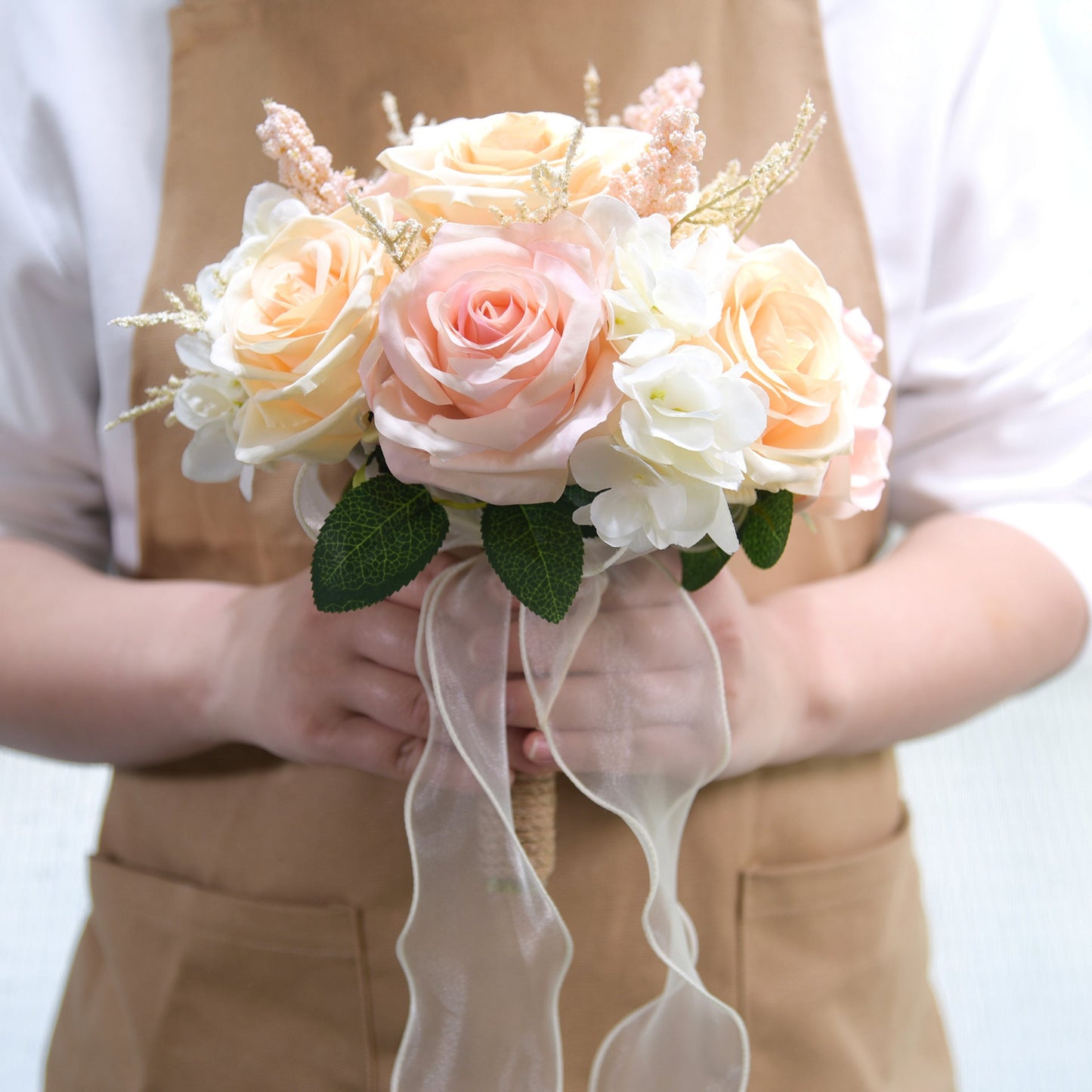 Outdoor Hand Bouquet Wedding Photography Prop