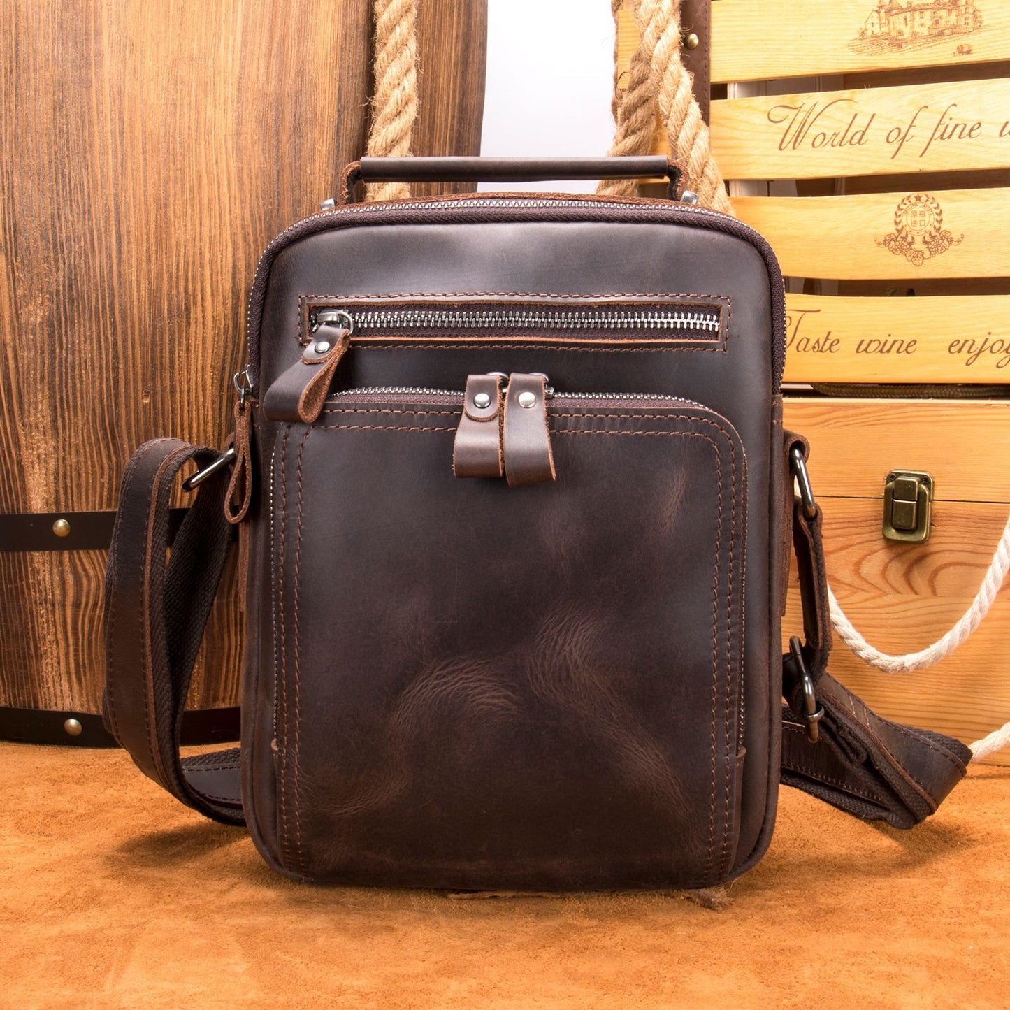 Large-capacity Leather Retro Messenger Bag