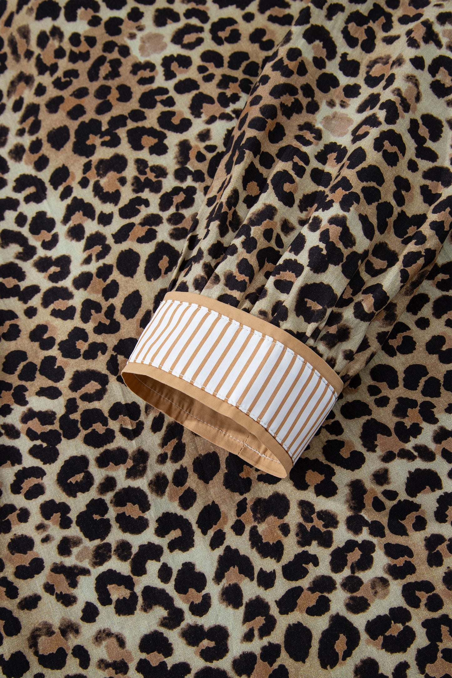 Leopard Contrast Stripe V-Neck Shirt