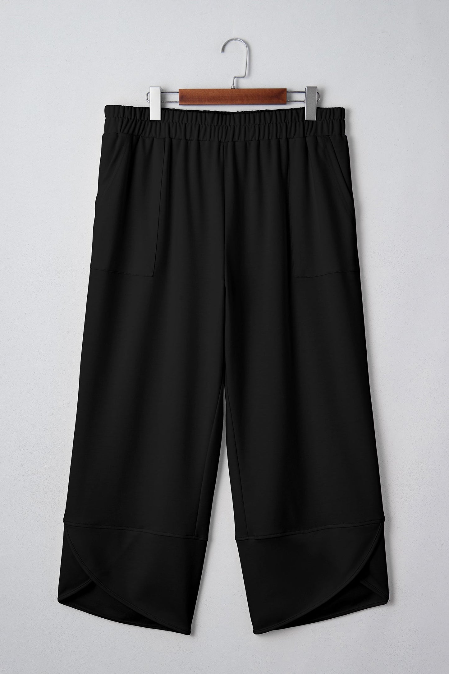 Plus Size Elastic Waist Asymmetrical Hem Capris