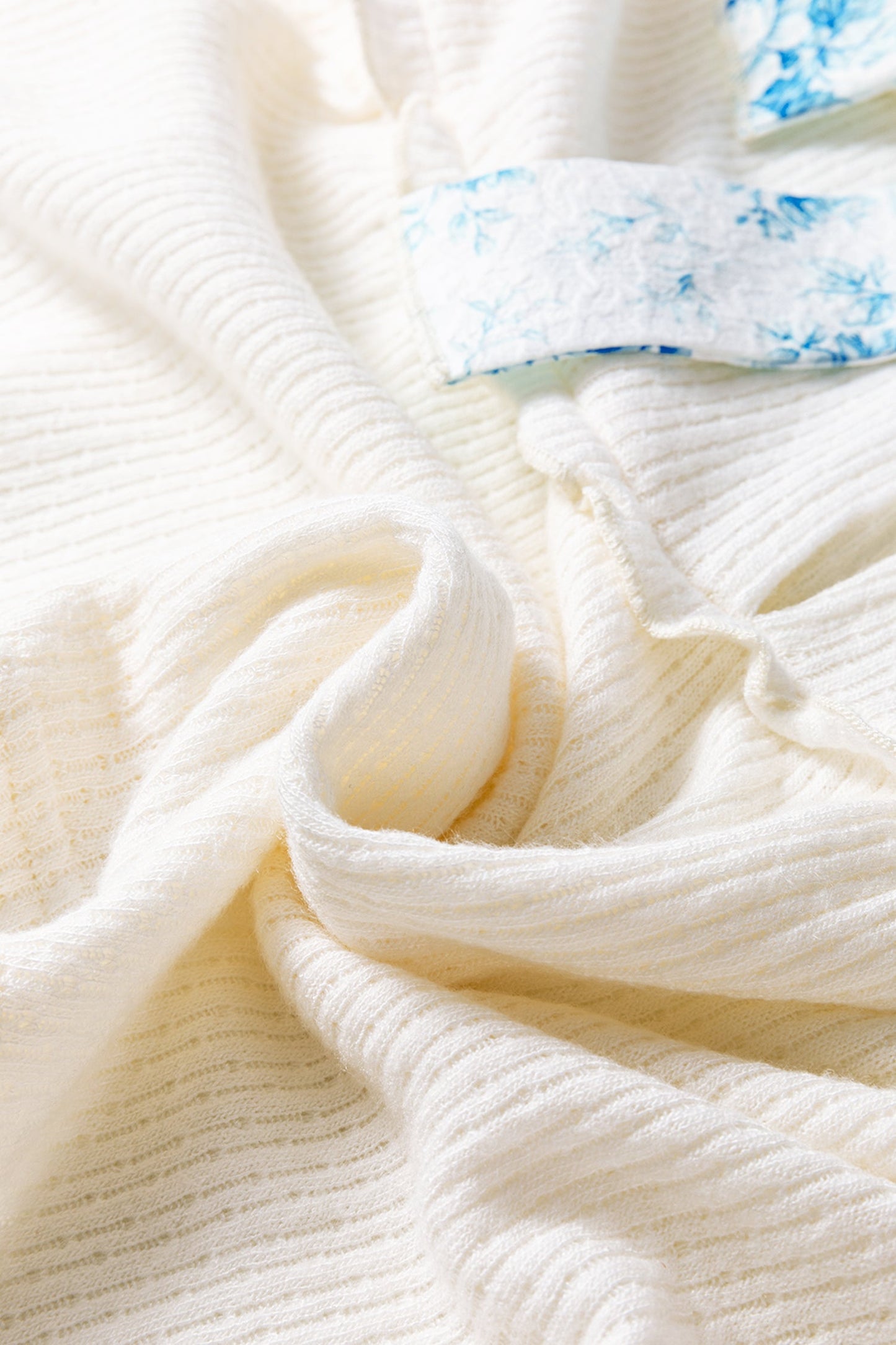 Textured Knit V-Neck Bubble Sleeve Peplum Top