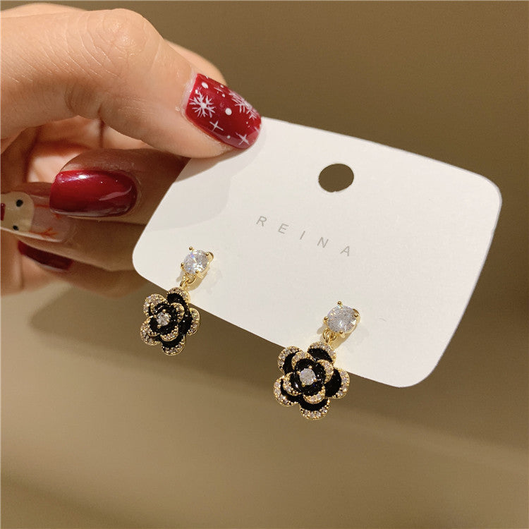 Dongdaemun Heart-shaped Stud Earrings