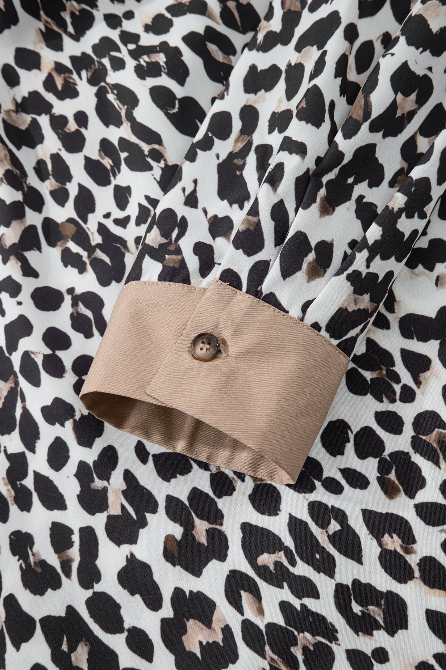 Plus Size Leopard Contrast Trim Button Top