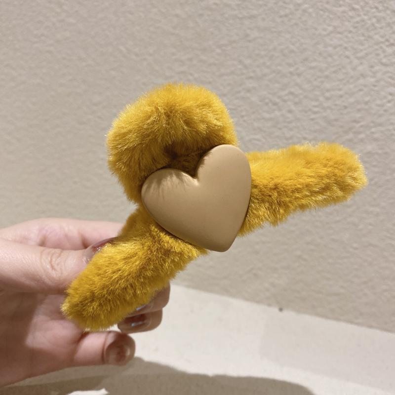 Korea Dongdaemun Love Plush Grab Clip
