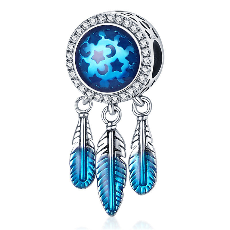 Lucky U-shaped Horseshoe Clover Pendant