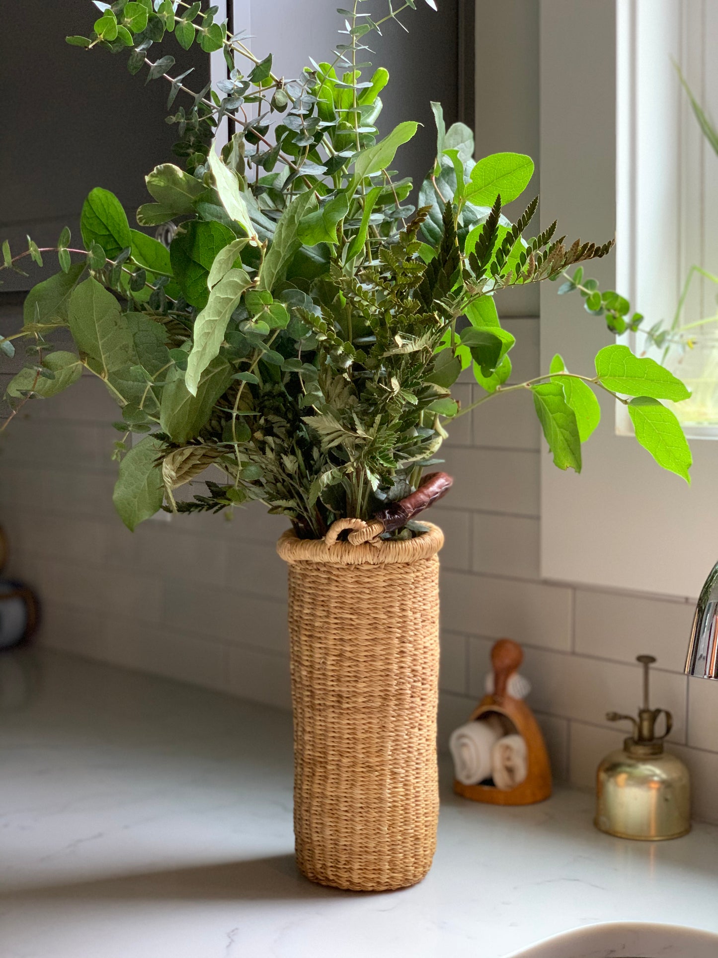 Sonder & Holliday The Astoria Vase / Wineholder