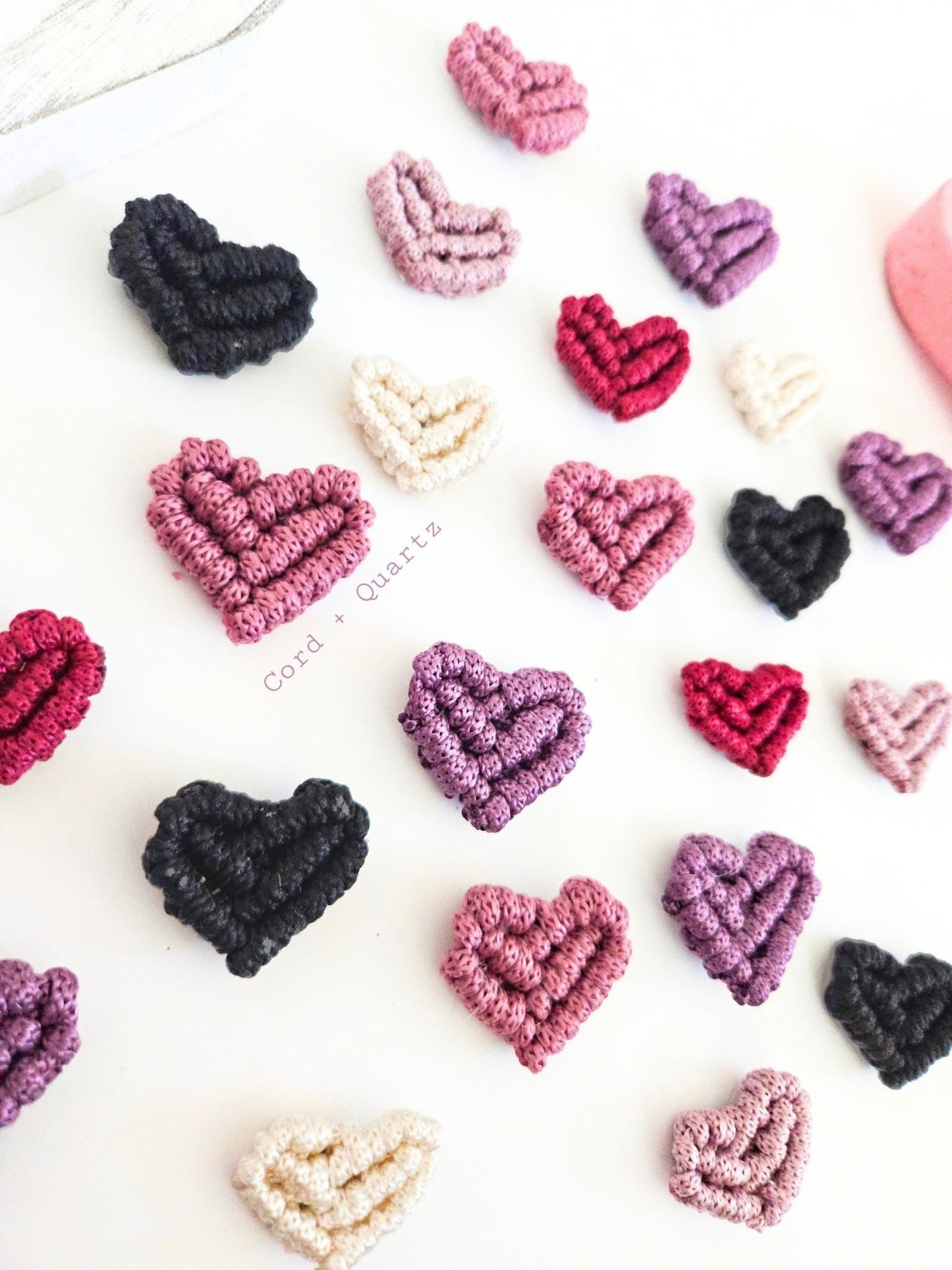 Macrame heart magnet pdf pattern.