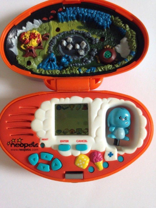 Neopets Playset Kacheek in Haunted Woods